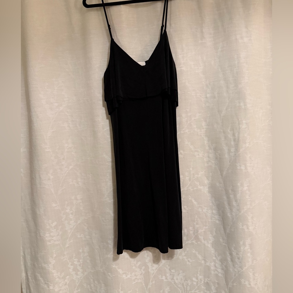 Lbd 
Never worn!!